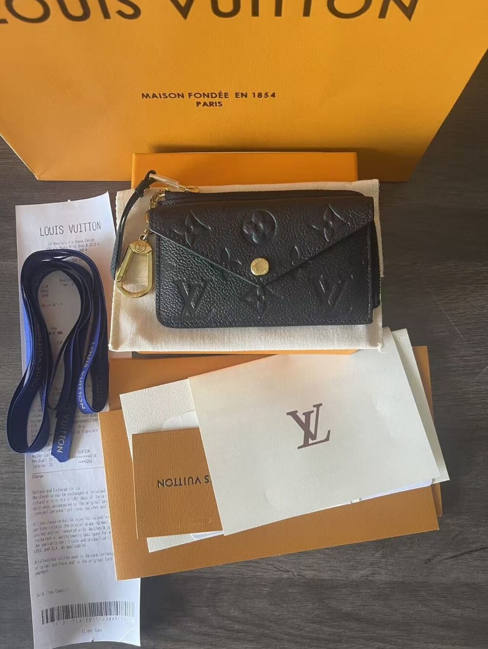 Louis Vuitton Card Holder Recto Versooriginal box.
